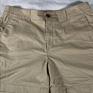 Old Navy womens khaki Everyday flat front 5" inseam chino shorts - size 10